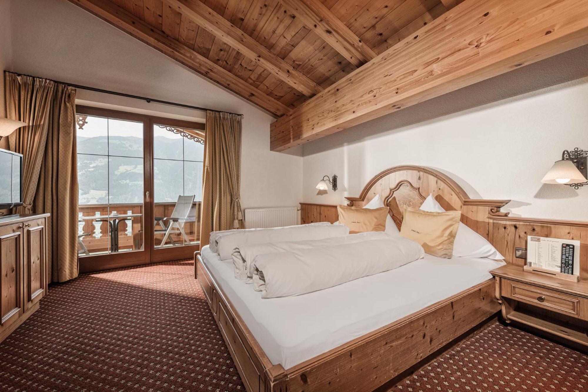 Aster Boutique Hotel & Chalets Fuegenberg Exterior photo